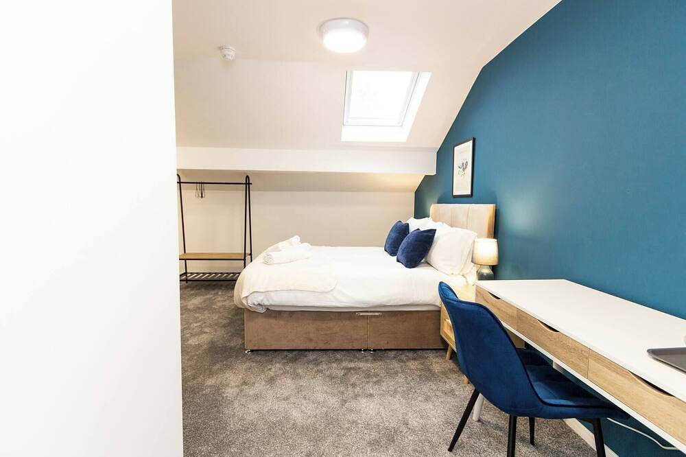 Cosy Large Ensuite Room in the Heart of Oldham in Greater Manchester