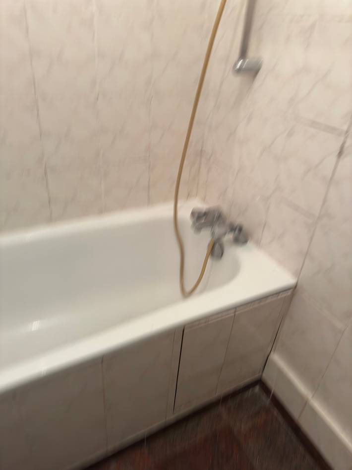 Entire apartment, Apartment 17 Rue De La Fraternité Mezzanine with Wi-Fi in Drancy, Seine-Saint-Denis