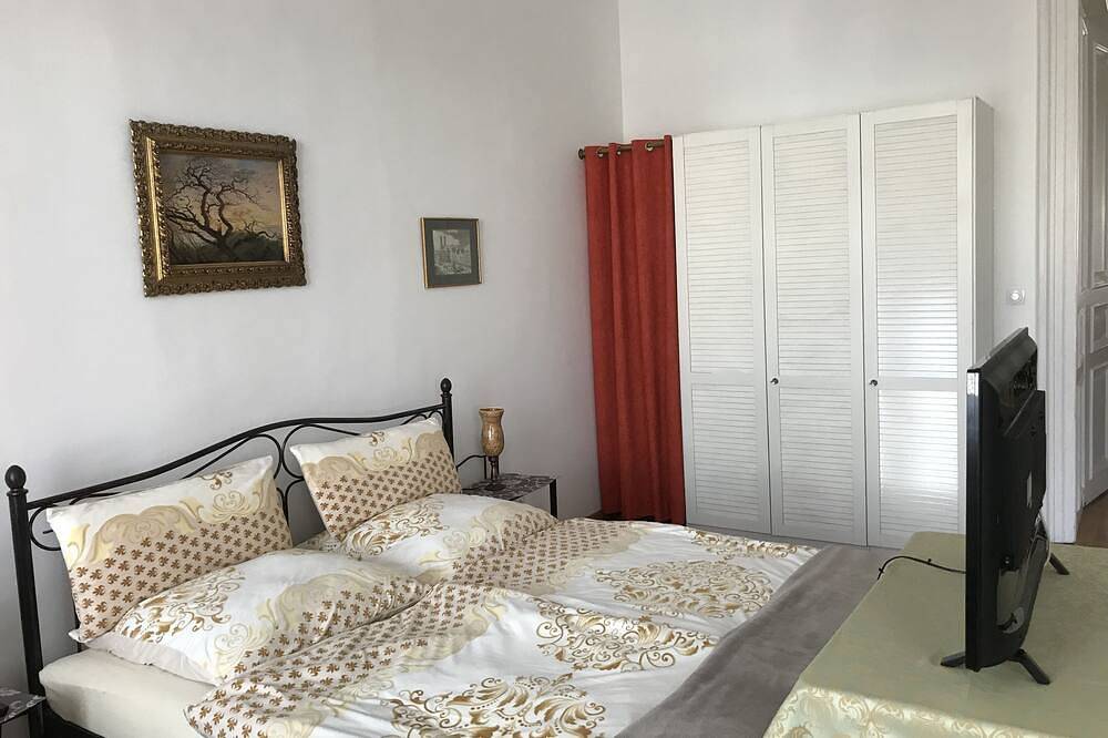 Ganze Wohnung, Großzügiges 88 m² großes Apartment im 1. Stock in Wien, Wienerwald