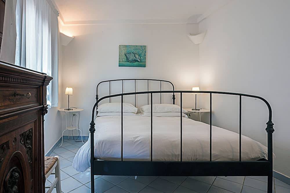 Prestigious villa on the most picturesque bay of Lampedusa. Residence or B&B in Lampedusa e Linosa, Pelagische Inseln