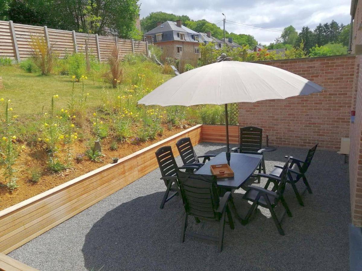 Maison et vélos à Godinne dans la Vallée de la Meuse in Godinne, Yvoir