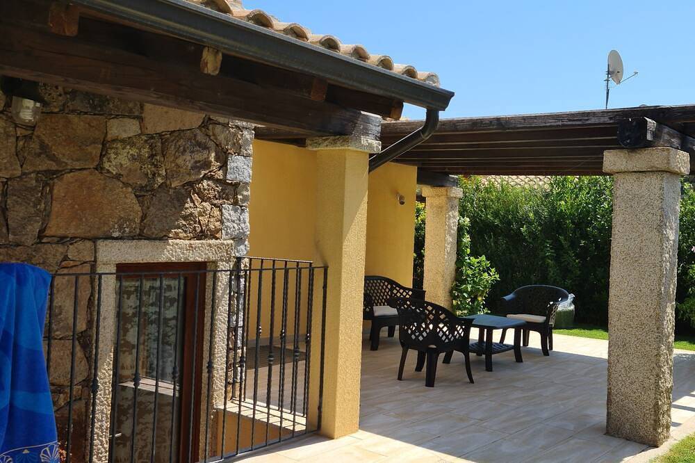Villa Mathias unifamiliare a 600 metri dalla spiaggia di Cala Sinzias in Cala Sinzias, Cagliari e Dintorni