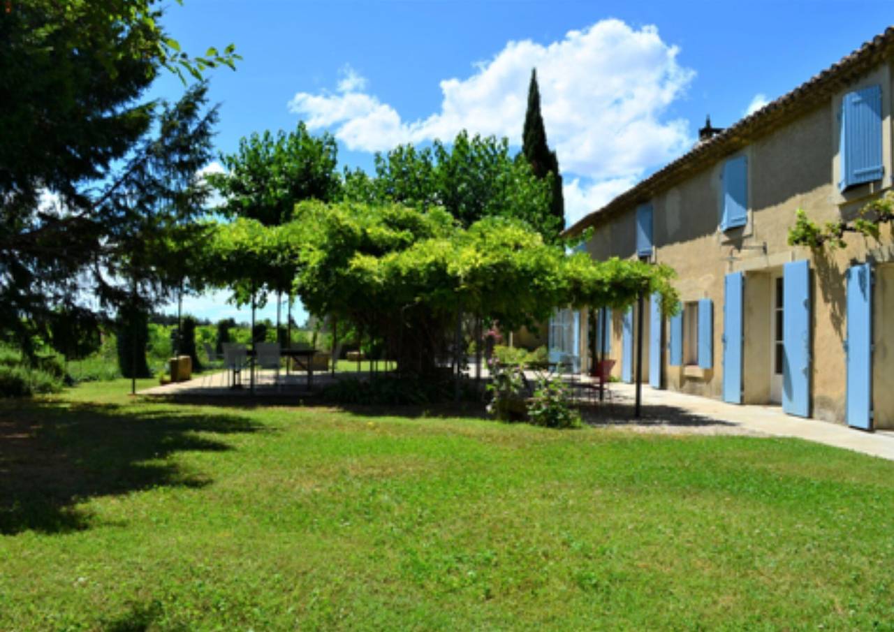 Casa de vacaciones «Mas des Amandiers» con piscina privada, terraza y Wi-Fi in Jonquières, Vaucluse