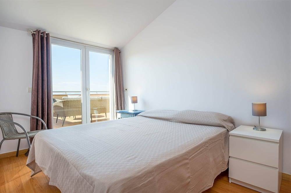 Apartamento entero, V016 - Sun Village, Magnífico dúplex con piscina comunitaria. in Palau Sabardera, Alt Empordà