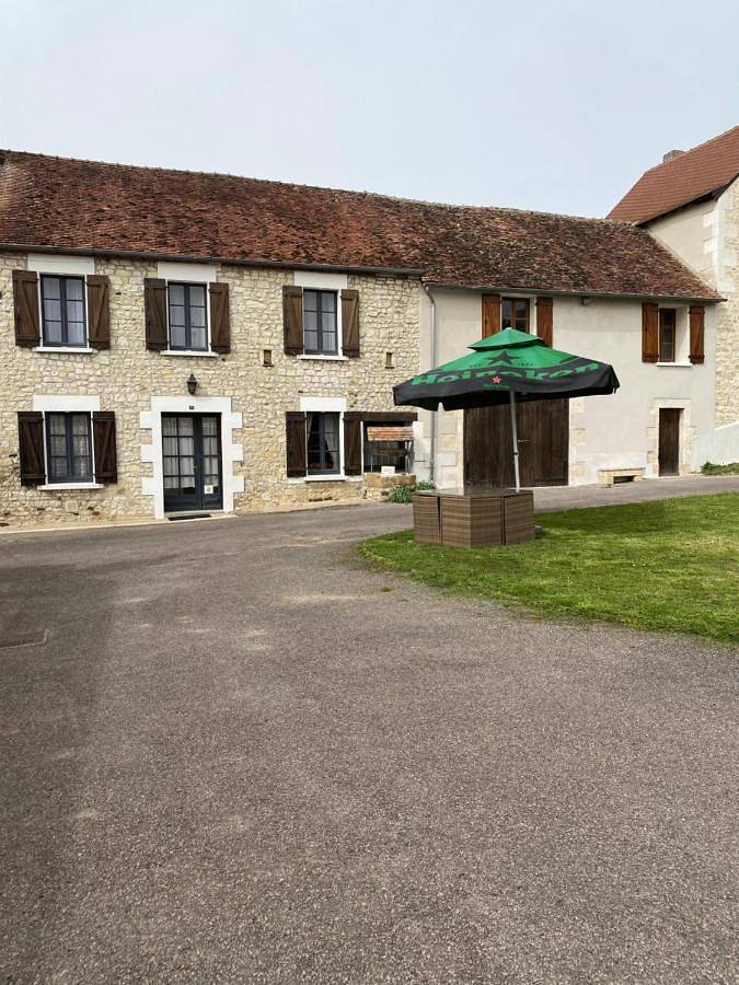 Location de vacances pour 6 personnes, avec terrasse à Bué - 4