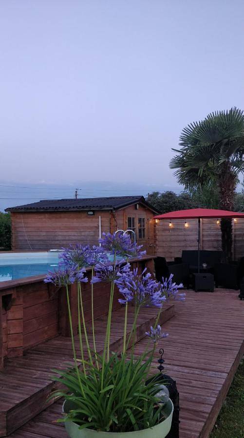 Gîte pour 3 personnes, avec piscine ainsi que vue et jardin à Saint-Savinien - 2