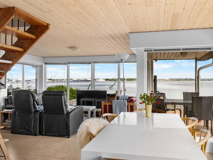 "Yngvy" - 10m from the sea in Strib, Kleiner Belt
