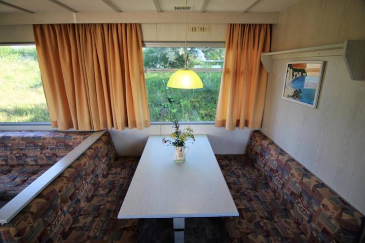 Camping für 4 Personen, mit Terrasse und Garten sowie Seeblick und Ausblick auf Rügen - 3