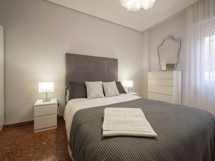 Entire apartment, Modern Comfort: 4 people in Albelda in Albelda de Iregua, La Rioja Province