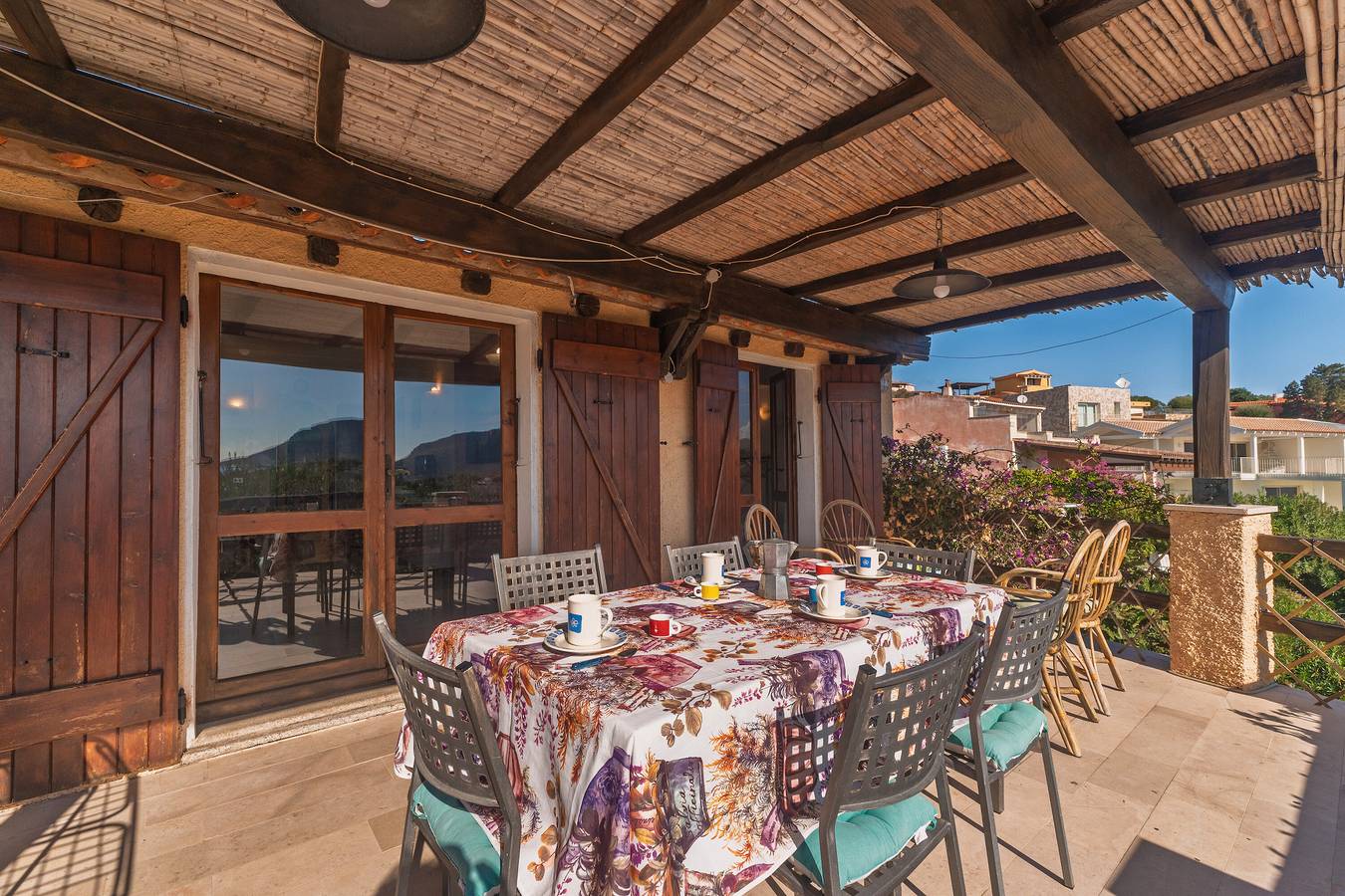 Vakantiehuis 'Stefano' met Uitzicht op Zee, Privéterras en Wi-Fi in Baia Caddinas, Golfo Aranci