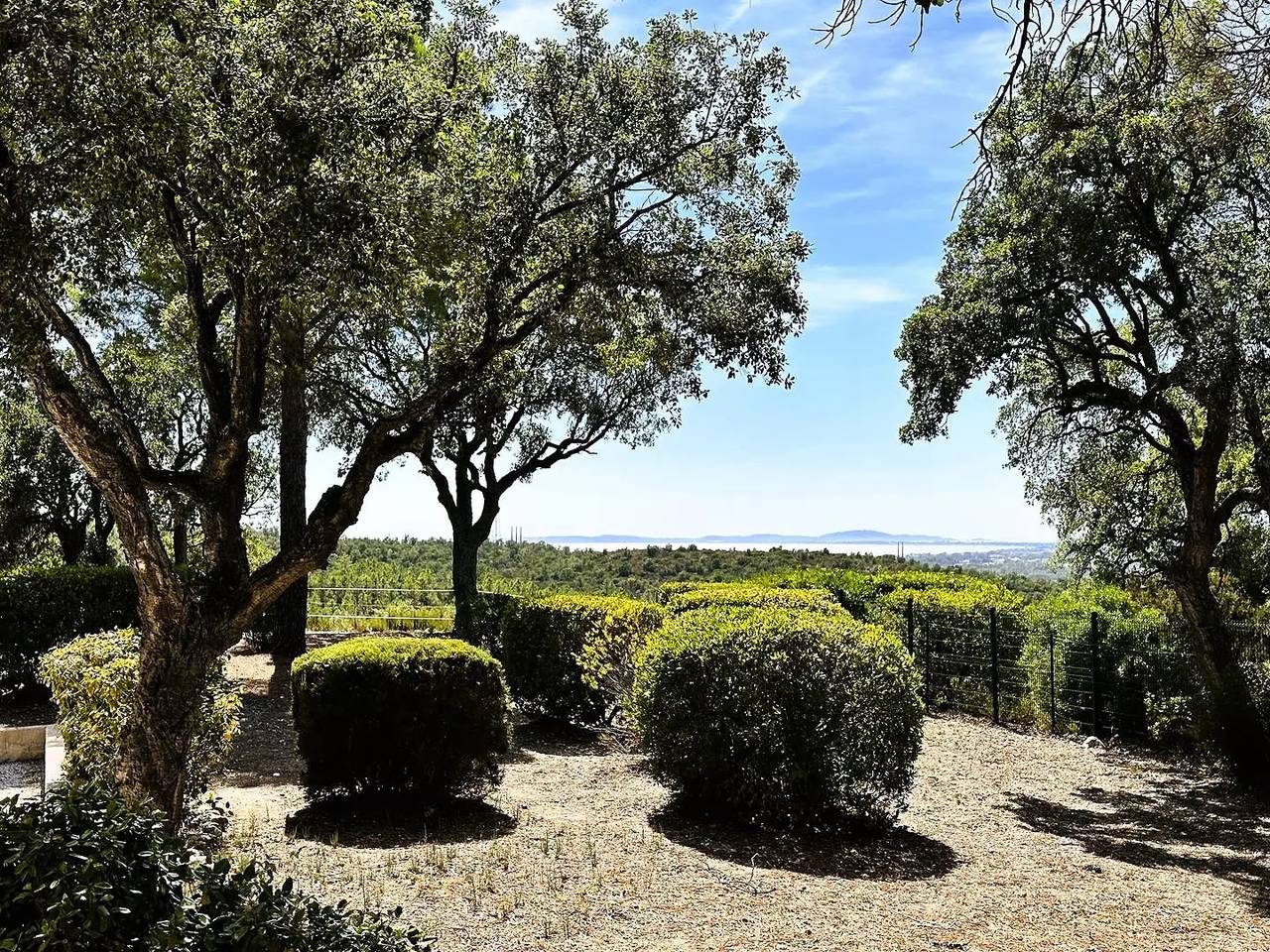 Villa pour 6 personnes avec piscine et jardin vue mer à La Londe-Les-Maures in La Londe-les-Maures, Parc national de Port-Cros