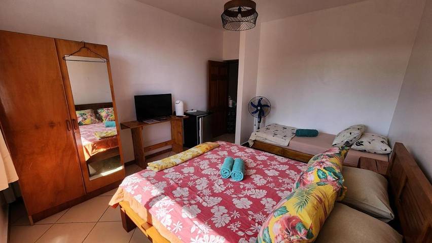 Maison d’hôte pour 3 personnes, avec jardin dans Ha'apiti - 3