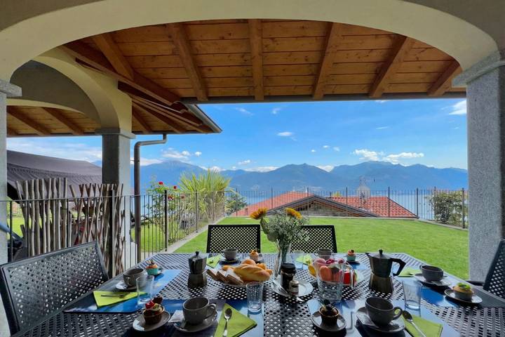 Villa pour 6 personnes, avec balcon ainsi que vue sur le lac et piscine, adapté aux familles dans Lac de Côme - 3