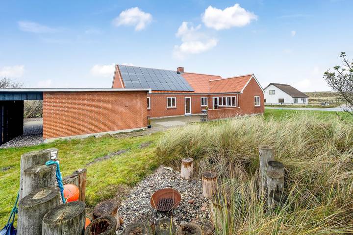 Lovely holiday house with 4 rooms close to the North Sea in Lild Strand, Dänemark an der Nordsee