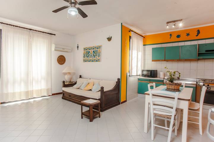 Entire apartment, Apartment Piccola casa Marina near the Beach with A/C & Garden in Villa San Pietro, Cagliari Province