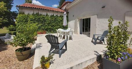 Gîte pour 7 personnes, avec terrasse et jardin à Aubeterre-sur-Dronne