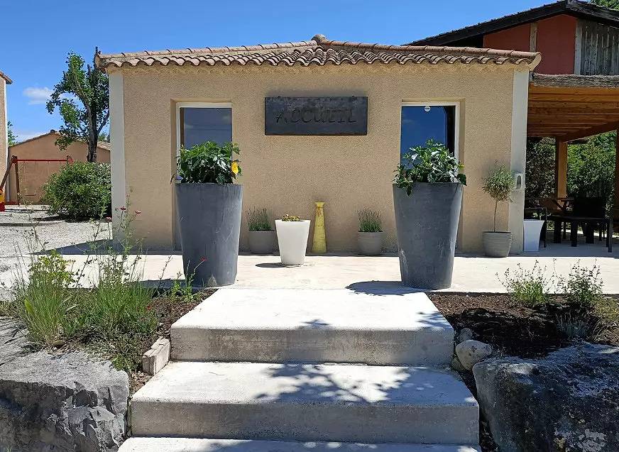 Gîte - 50m² - 2 chambres sans jardin 6 personnes in Grospierres, Ardèche