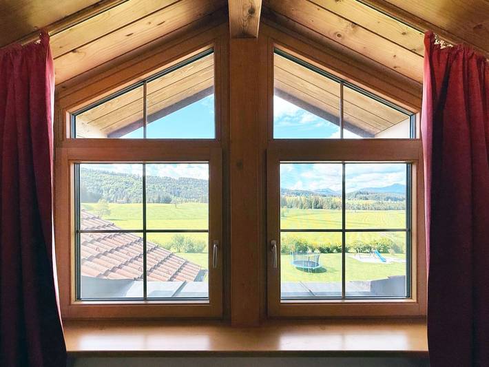 Ferienwohnung für 2 Personen, mit Balkon und Garten sowie Ausblick in Seeg - 2