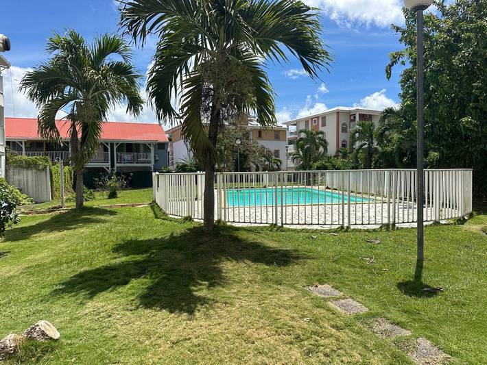 Studio pour 2 personnes, avec terrasse et piscine