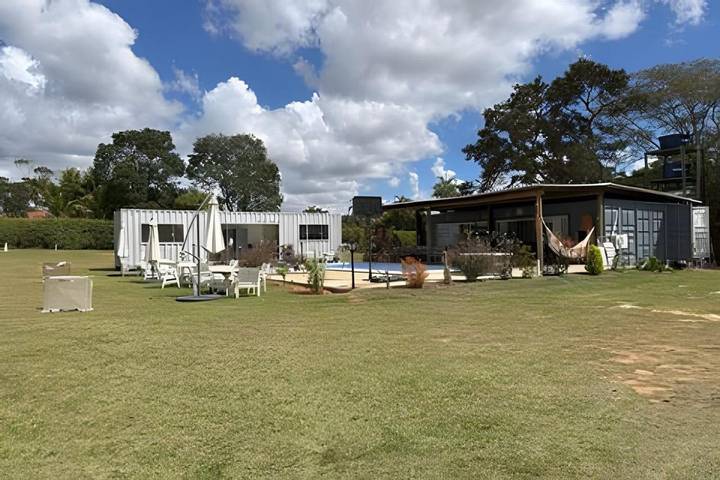 Casas e apartamentos de temporada para 2 pessoas, com jardim e piscina em Lago Sul