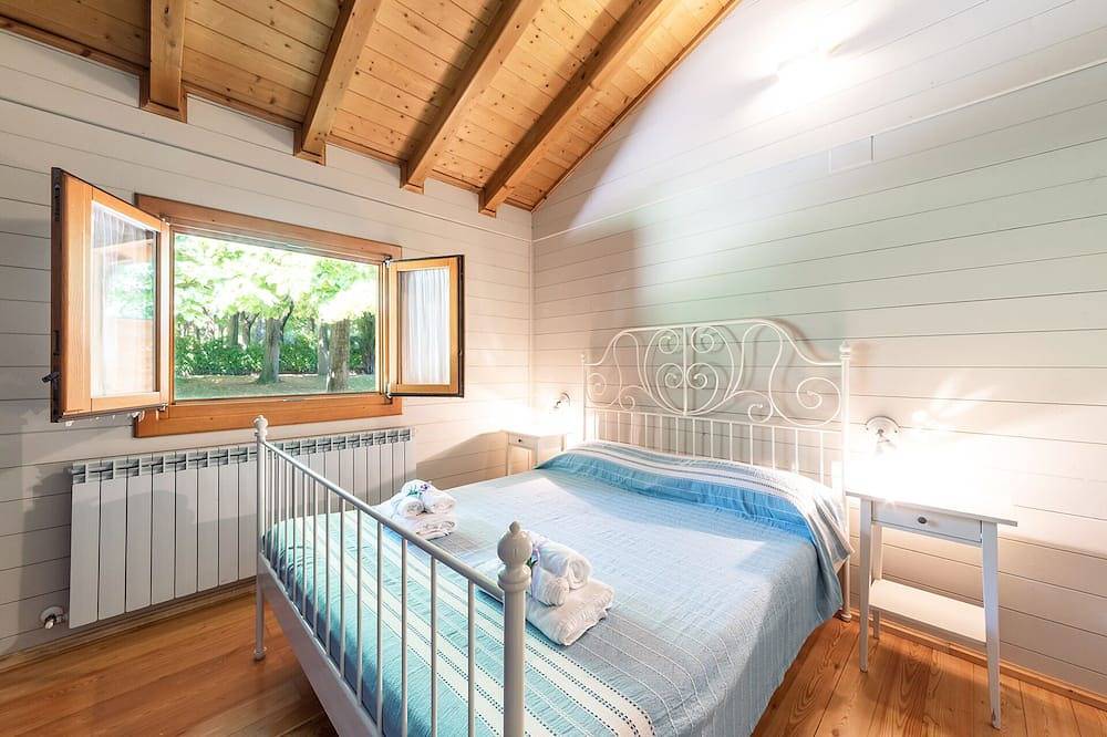 Villa with large garden and swimming pool in Civitella del Tronto, Teramo Province