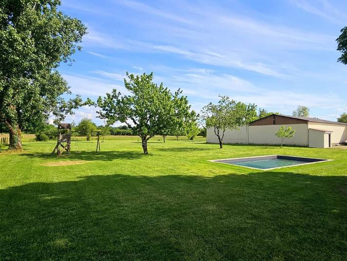 Location de vacances pour 9 personnes, avec jardin ainsi que vue et piscine à Cours-de-Pile - 4