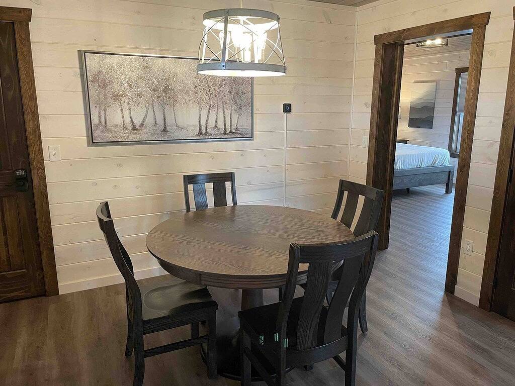 Cozy 2 Bed/Bath Cottage With Private Hot Tub in Holmes County