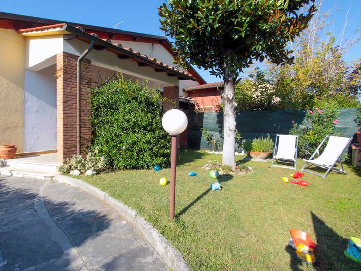 Location de vacances pour 4 personnes, avec terrasse et jardin, animaux acceptés à Forte dei Marmi - 2