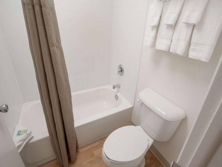 Apartamento entero, 1 Cama King Size | No Fumadores, Cocina in Colorado Springs, El Paso County (CO)