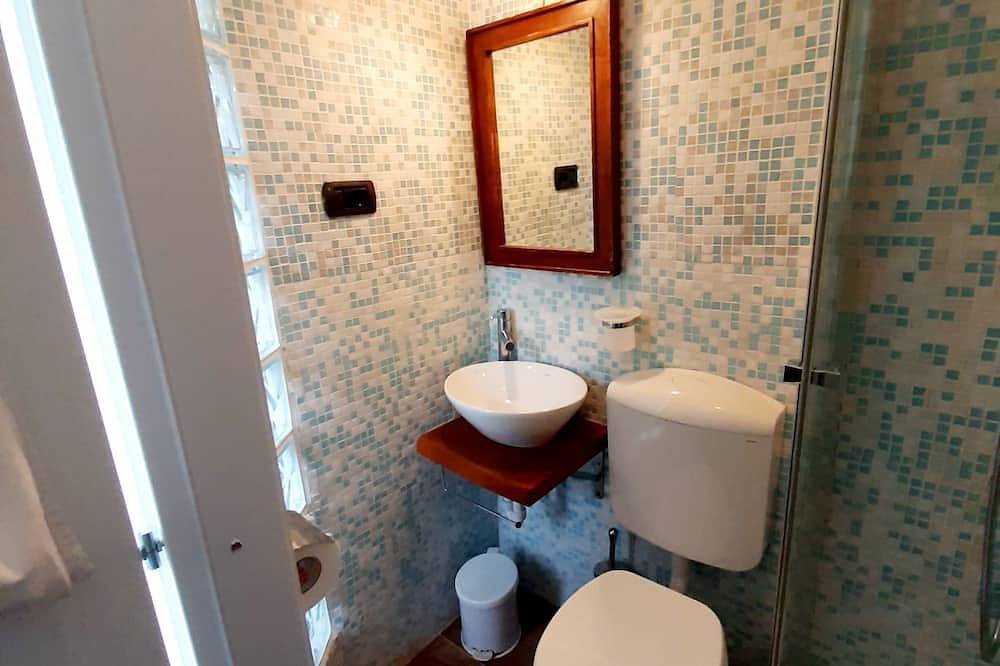 Ganze Wohnung, Das Efeuhaus im Schloss, ein sehr ruhiges 400 Jahre altes Haus, neu renoviert. in Menaggio, Gemeinde Menaggio