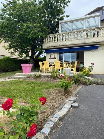 Cottage pour 2 personnes, avec jardin ainsi que terrasse et vue à Lantheuil