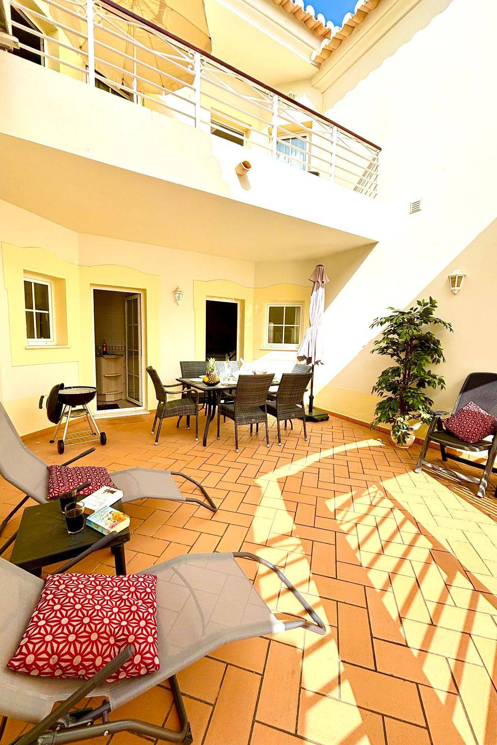 Ruhige Wohnung in der Nähe von Budens Stadtzentrum und Mira Rio in Budens, Faro Distrikt