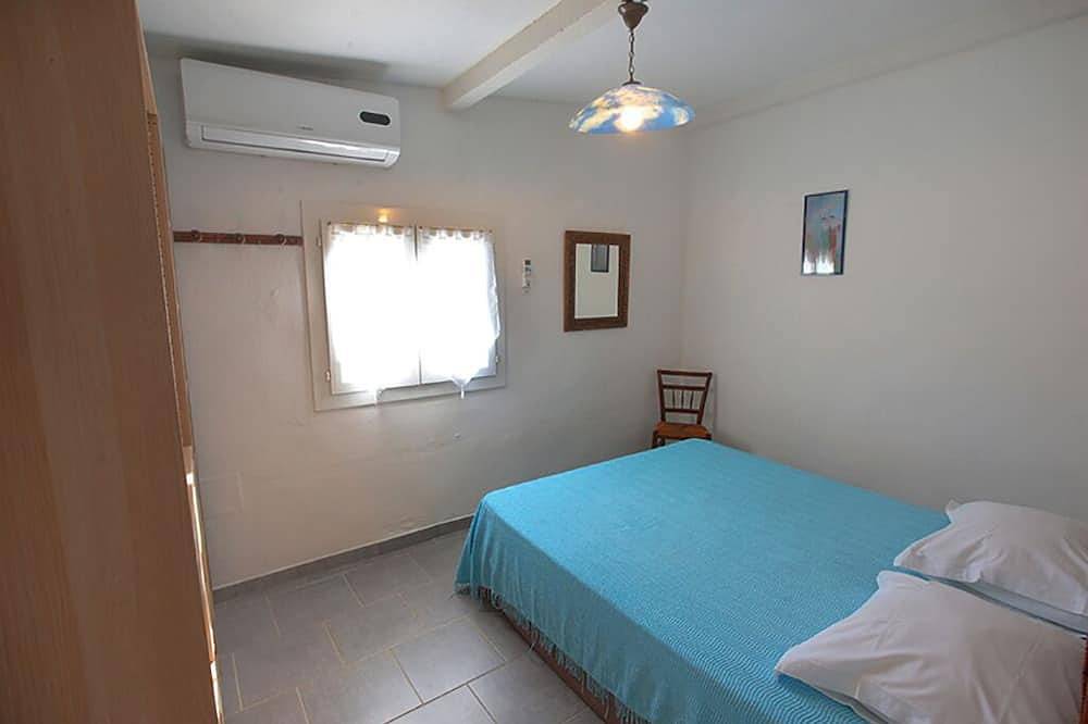 Maison 4 Pers. Au Calme Piscine Confort in Fontvieille, Région d'Arles