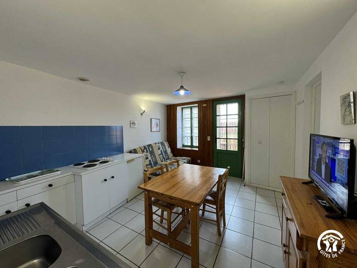 Gîte pour 2 personnes, avec Terrasse à Montalba-le-Château