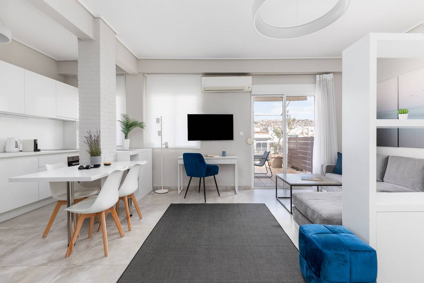 Geheel appartement, Pearl: Penthouse suite with city view in Thessaloniki en omgeving