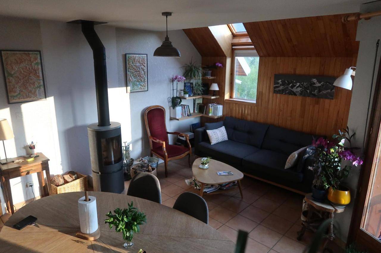 Double or Twin Room with Shared Bathroom in Guillestre, Région de Briançon