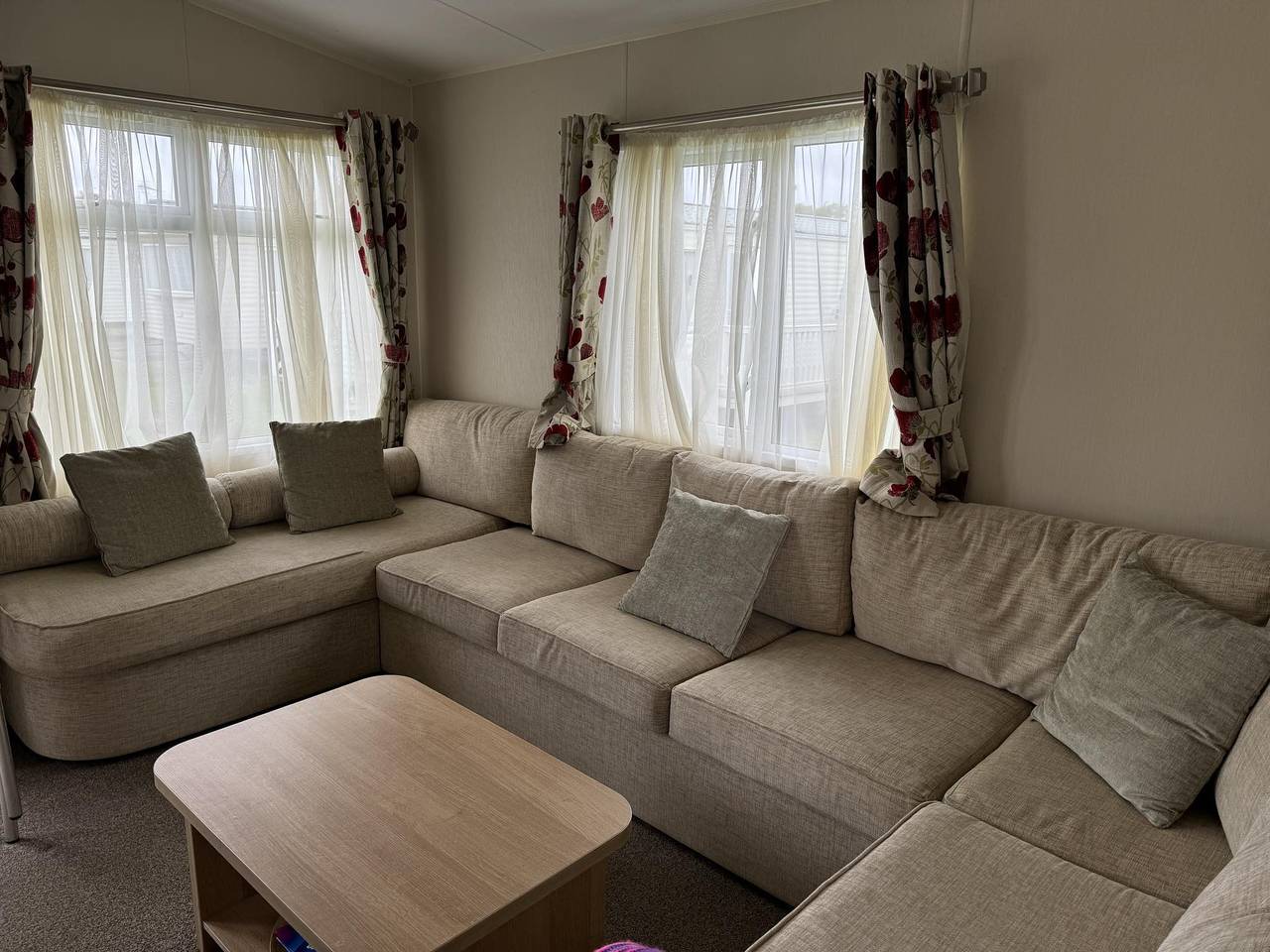 Heacham Beach Caravan-Sleeps 6-Pets Ok-Parking in Heacham, Norfolk Coast