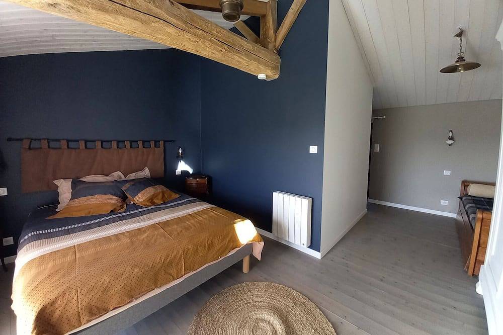 Maison rénovée en campagne avec piscine, proche des plages et adaptée Pmr in Challans, Loire-Tal