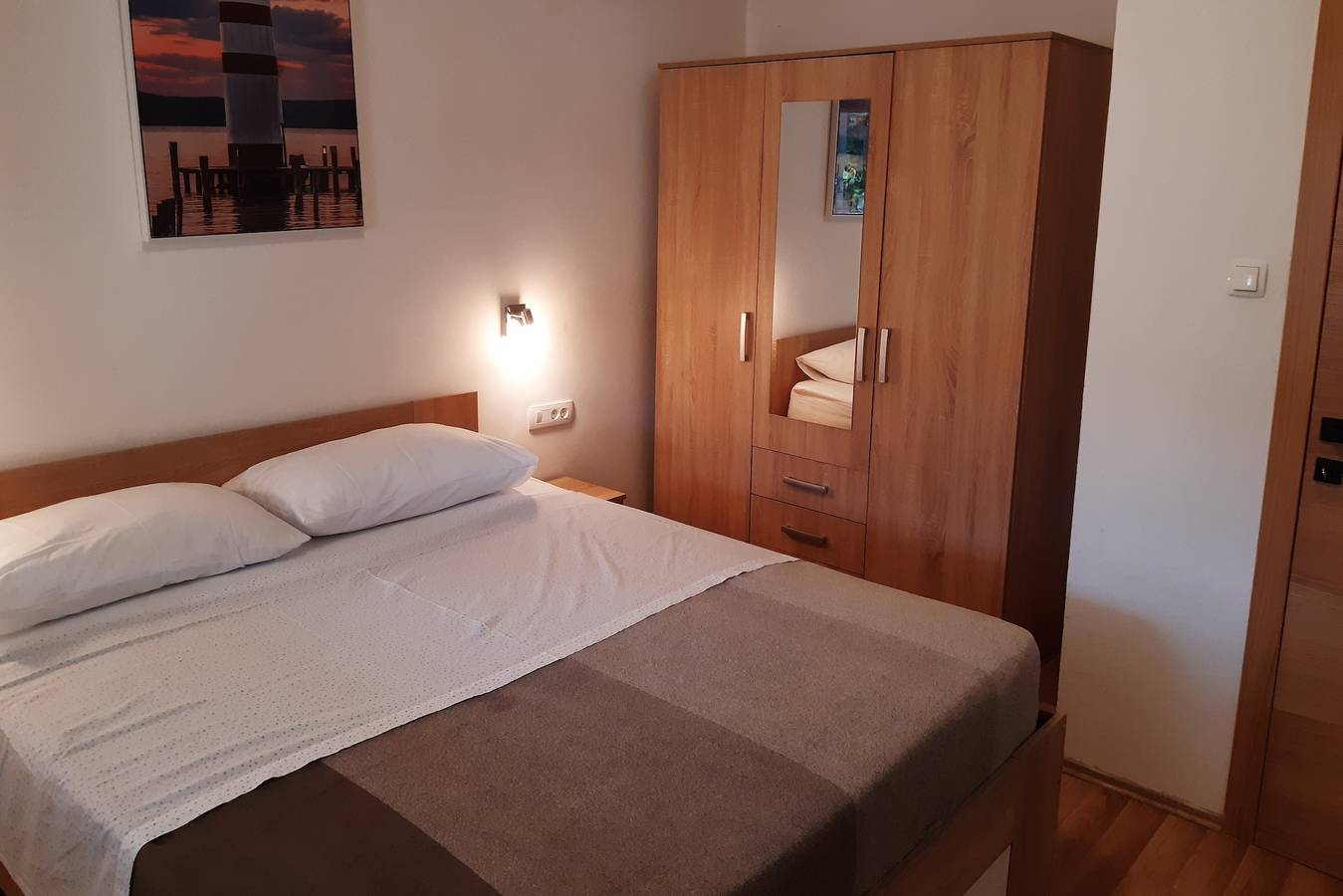 Ganze Wohnung, 1-Zimmer-Ferienwohnung am Strand Grebastica, Sibenik A-23955-c in Grebastica, Šibenik-Knin