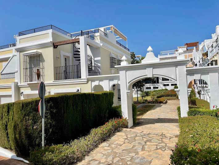 Holiday home for 4 people, with balcony and ocean view as well as pool, child-friendly in Costa del Sol East