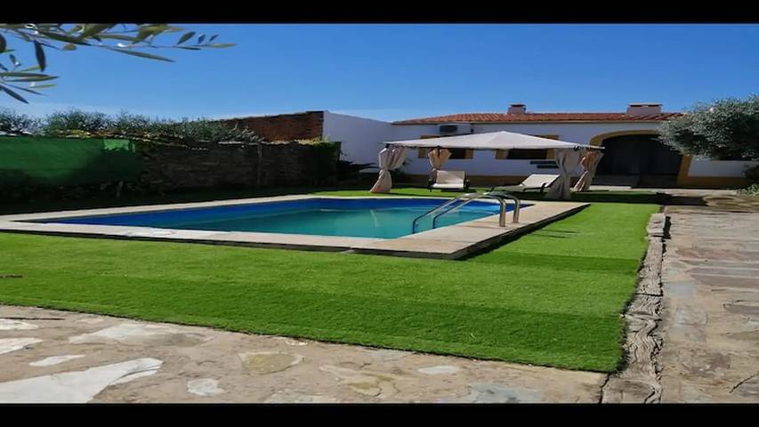 Ferienhaus für 11 Personen, mit Garten und Pool - 1