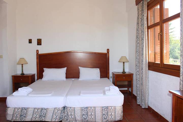 Location de vacances pour 11 personnes, avec jardin et balcon dans Stoupa - 4