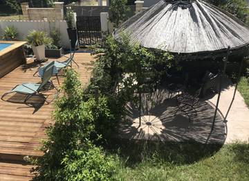 Gîte pour 8 personnes, avec jardin ainsi que terrasse et piscine à Saint-Paul-les-Fonts