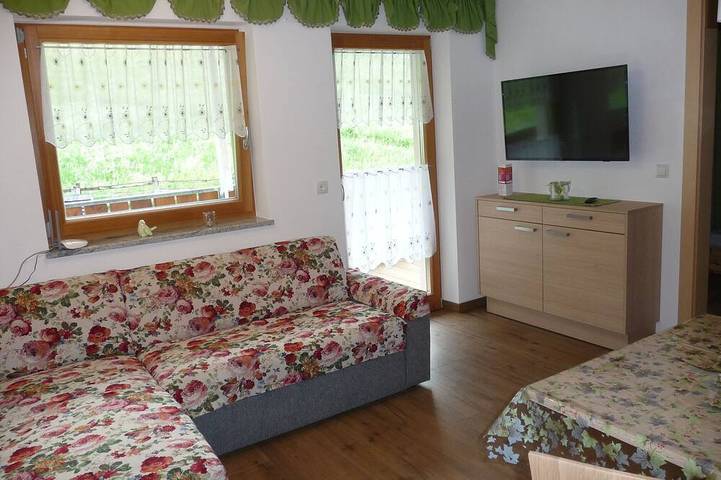 Location de vacances pour 4 personnes, avec balcon et jardin à Martell