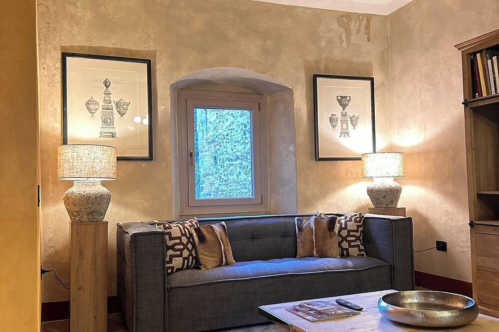 Ganze Wohnung, Warm and elegant 2-bedroom apartment with Ac in charming Anghiari in Anghiari, Valtiberina