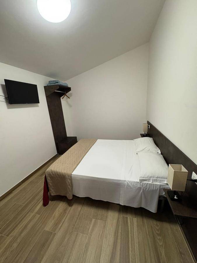 Location de vacances pour 2 personnes, avec piscine et terrasse ainsi que vue et jardin à Sezze - 3