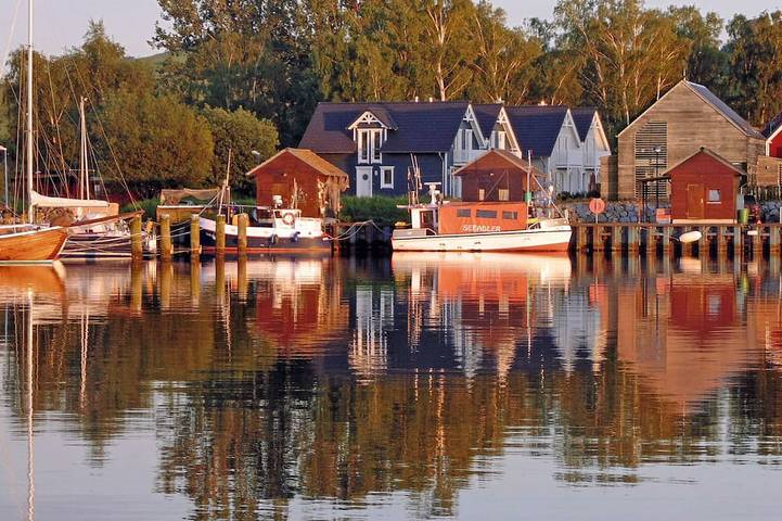 Luxus-Ferienhaus für 8 Personen, mit Terrasse und Sauna sowie Garten