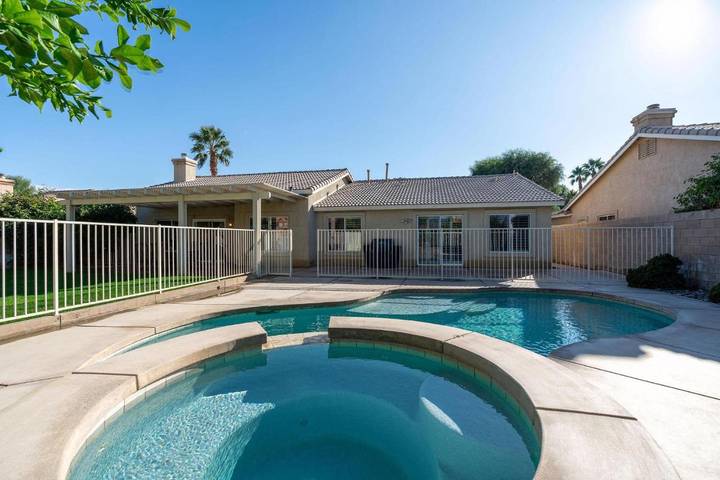 Ferienhaus für 6 Personen, mit Whirlpool und Pool, mit Haustier - 1