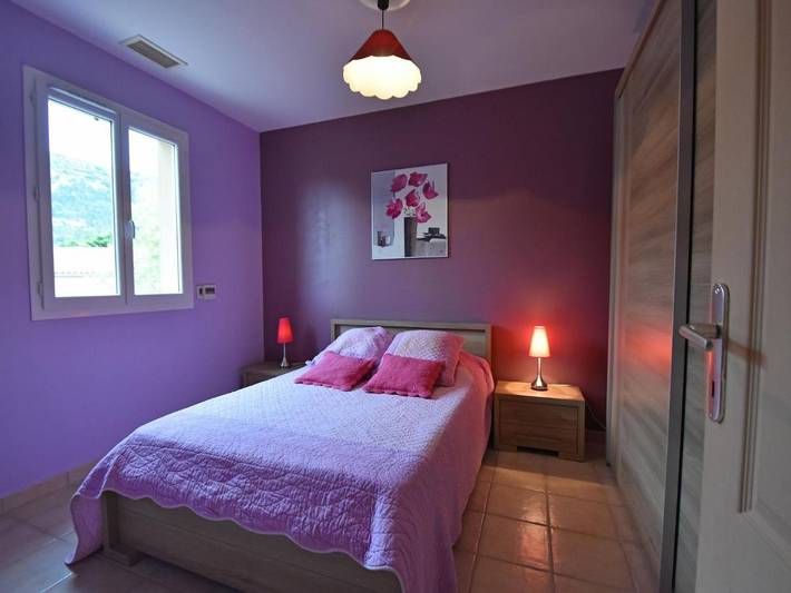 Chalet para 10 personas, con piscina además de terraza y jardín - 1