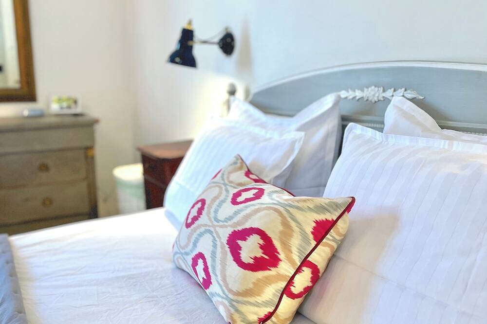 La Maison de Mama C: Charming french village home in Sainte-Colombe-sur-l'Hers, Région de Limoux